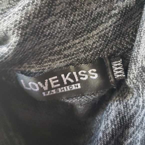 Tunic - Picture 4 of 5